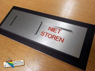 Alu houder met schuif  NIET STOREN met zwarte rand